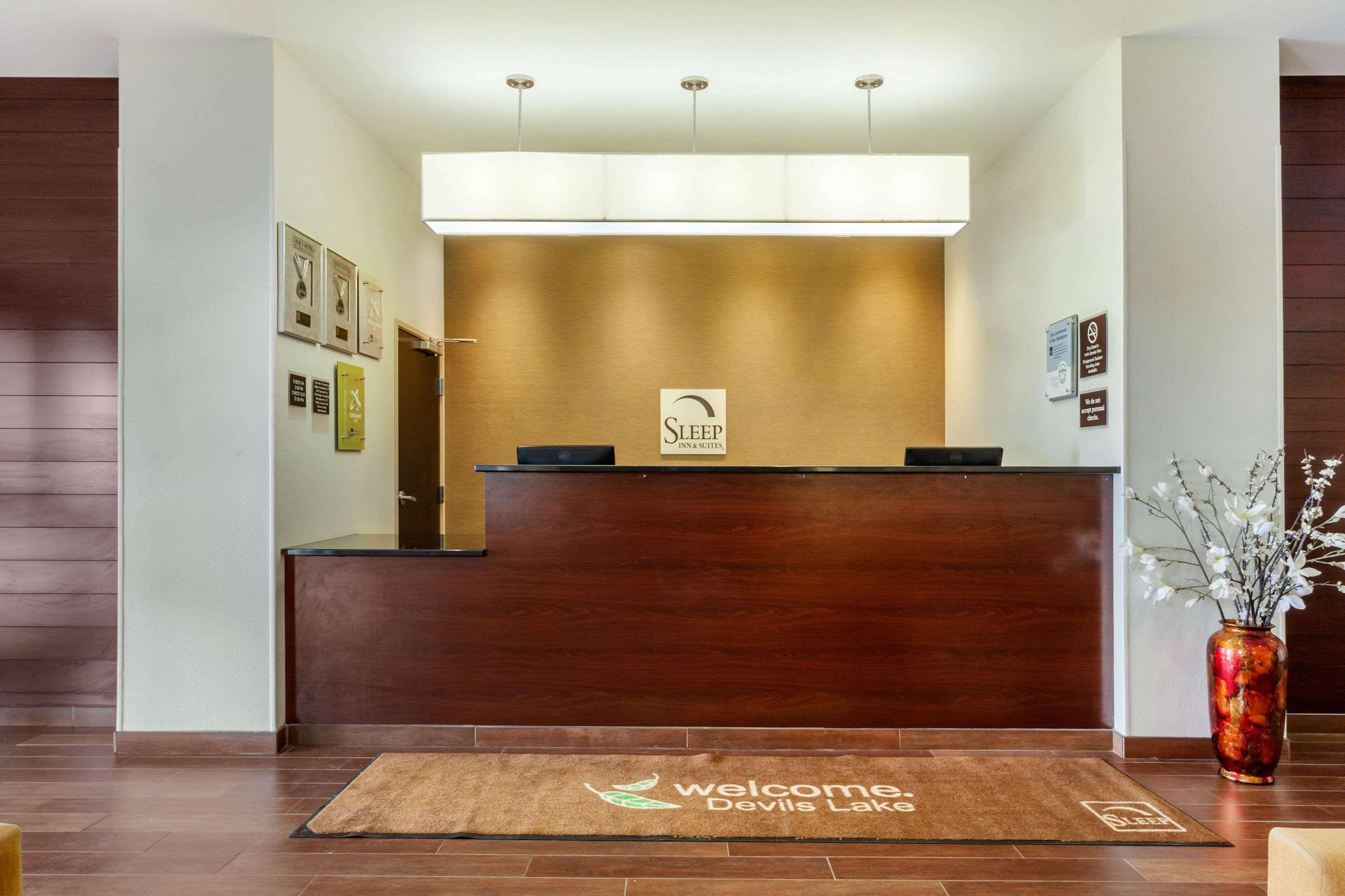 Sleep Inn & Suites Devils Lake Kültér fotó